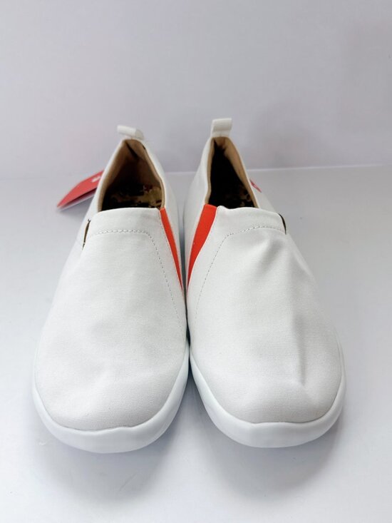UIN Shoes - Women’s Size 8 UIN Toledo White Canvas Slip-On Shoes Comfort Travel Flats